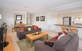 Dunsborough Lakes Escape